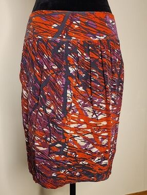 BCBG Max Azria Silk Pencil Midi Skirt Red Geo Print Pockets Women's Size 8